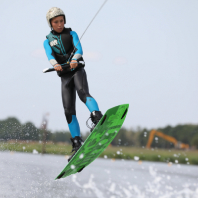 Wakeboarder Kick de Heer tähtää uusiin korkeuksiin Cibdolin sponsoroimana